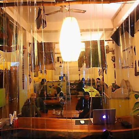 Bona Cafe Restaurant & Sala Guest House Varanasi Ngoại thất bức ảnh